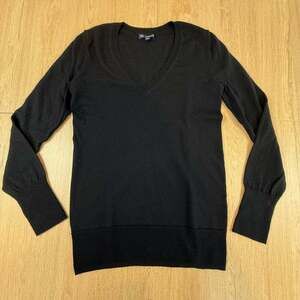 Gap 100% Italian Merino Wool V-Neck Sweater Black Size S